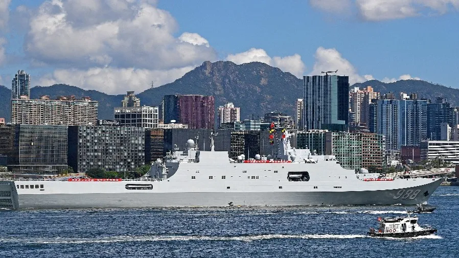 維港揮手告別！戚繼光艦沂蒙山艦結束香港行程 續訪新加坡柬埔寨的封面圖片