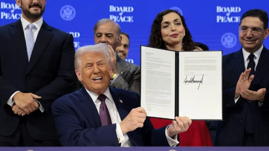 特朗普偕 19 國代表達沃斯簽署文件 美方和平委員會正式啟動的封面圖片