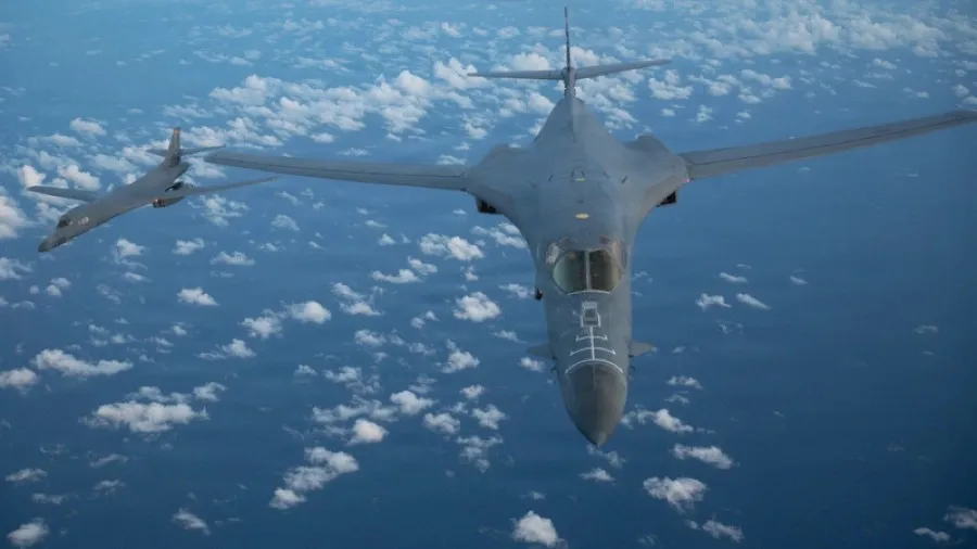美軍新一代長程武器LRW計畫，空對空飛彈射程目標1000海里的封面圖片