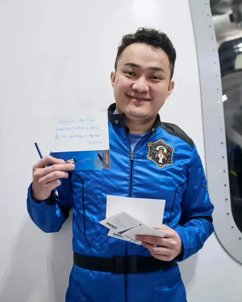 孫宇晨於採訪中覆盤與景甜舊情，直言即便拿出5000萬、50億甚至500億，景甜仍會離開，這樁已進入司法程序的情感糾紛，再度引發各界熱議。（來源：小紅書網友）
