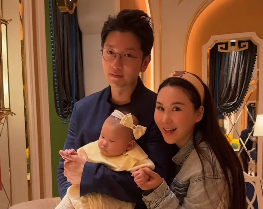 一直以來，高鈞賢在公眾視野中都鮮少談及財經話題，即便太太事業高歌猛進，他也始終甘居幕後默默支持，從不爭搶風頭。(圖：網絡截圖)