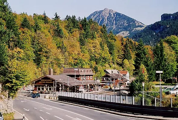 呂尼格山（Brünig Pass）（來源：wikipedia）