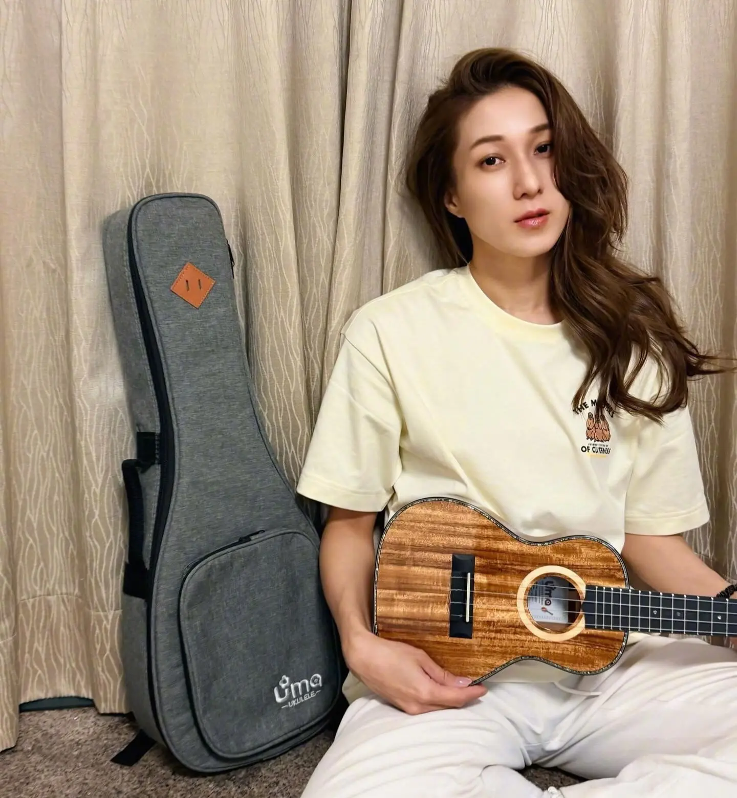 鍾嘉欣不久前在參加網上節目時，還主動分享過與丈夫的相處點滴。她當時自爆當年是自己主動追求Jeremy，稱對方的聲音讓她感到安心，兩人從朋友逐漸發展為伴侶的過程頗為甜蜜。(圖：Linda鍾嘉欣@微博)