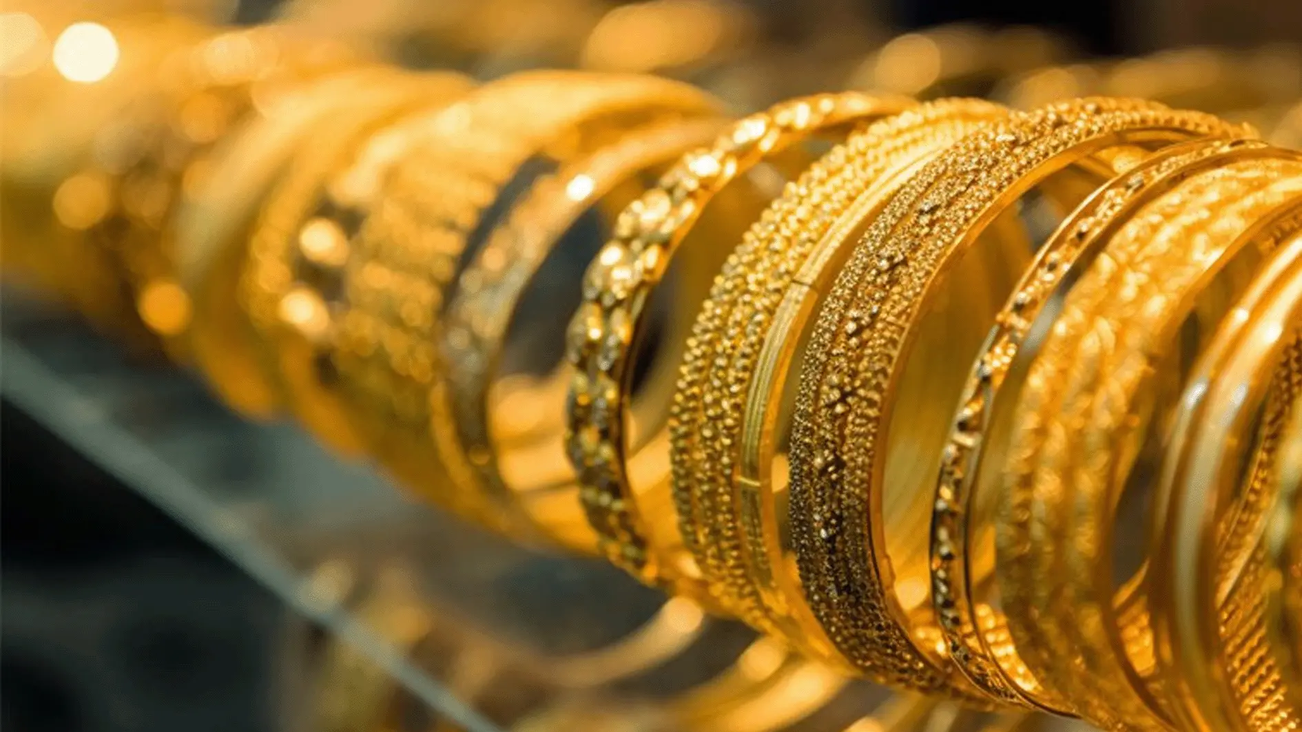 這波漲勢推動今年第三季 COMEX 近月黃金期貨價格合約收漲 16.59%，創下季度凈漲幅紀錄。(圖：網絡翻攝)