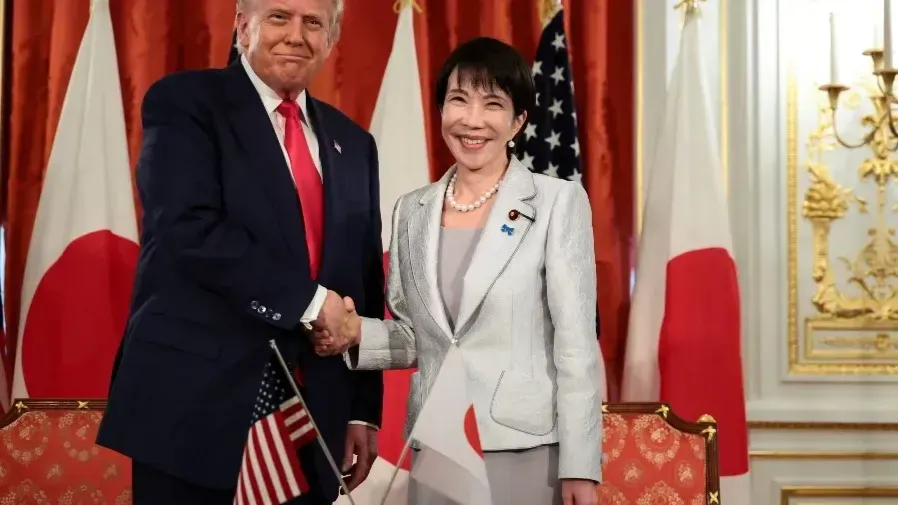 日本《週刊文春》再爆料：特朗普與高市通話時「措辭辛辣」！　要她別插手台灣的封面圖片