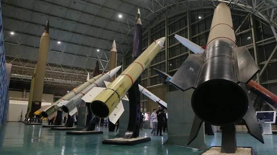 伊朗展自研導彈無人機　擊落以軍裝備成亮點　「力量」「伊馬德」導彈揭神秘面紗的封面圖片