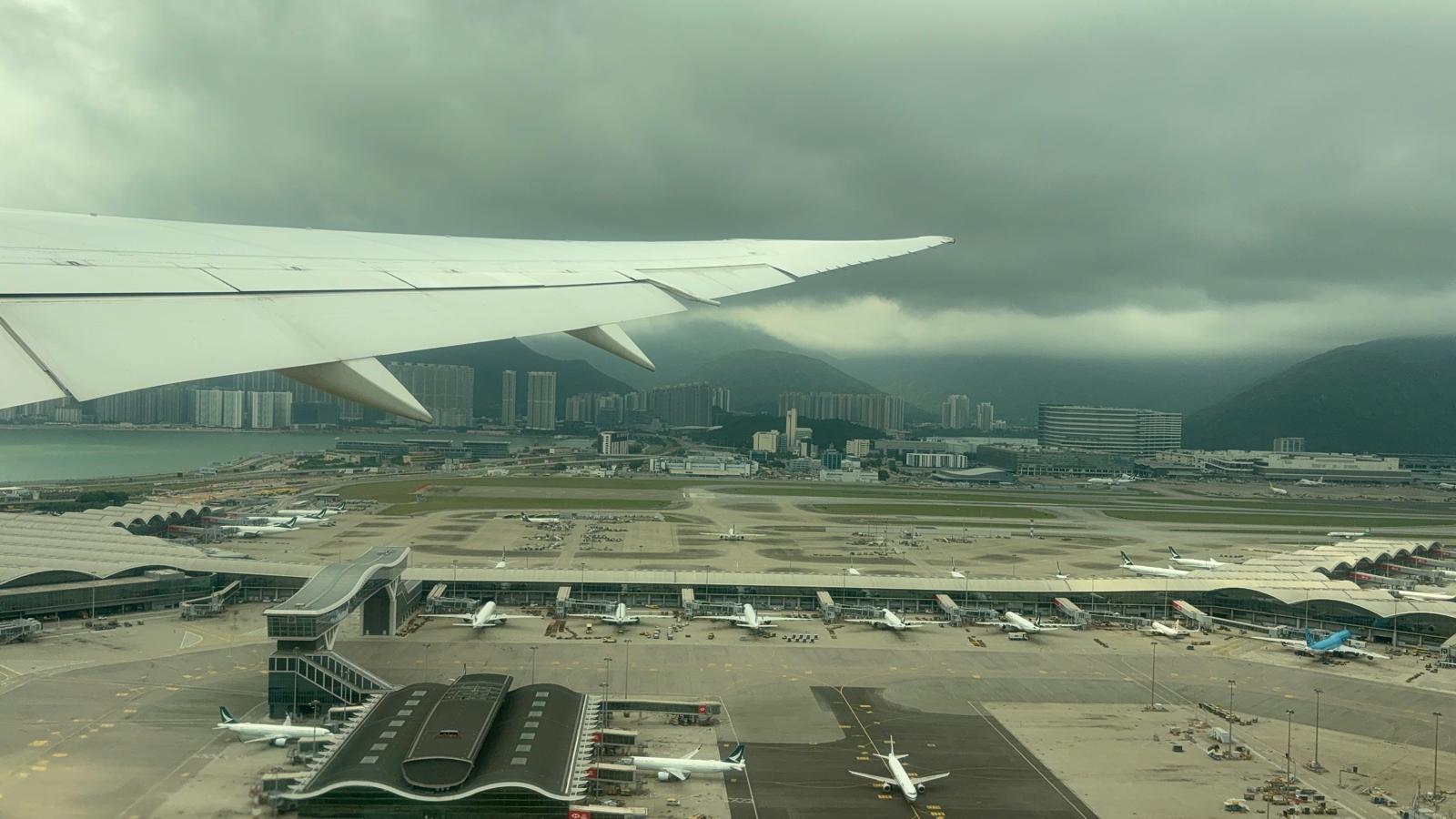 香港國際機場飛機升空(藍莓日報)