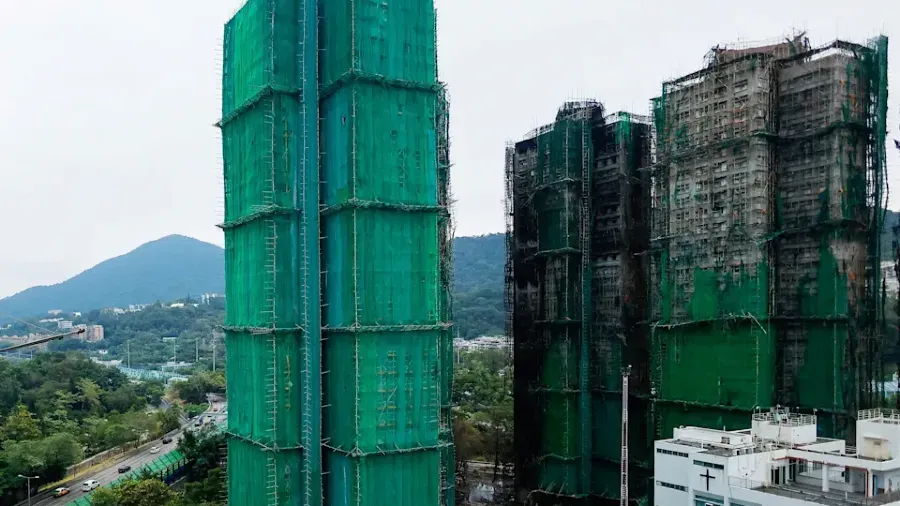 大埔宏福苑5級火｜金管局：涉及約300宗按揭 未償還貸款5.4億元的封面圖片