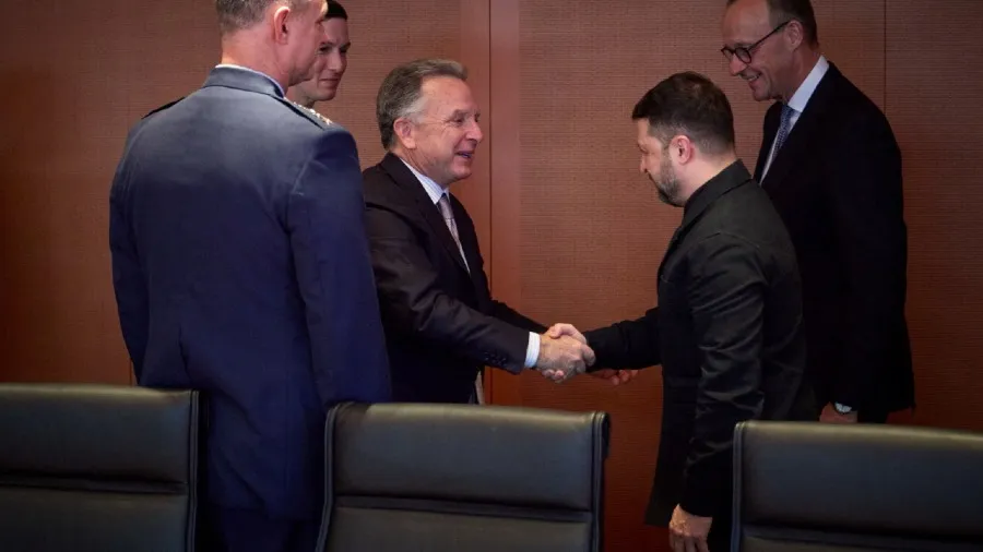 美烏代表團柏林閉門會談首日結束 澤連斯基：願放棄加入北約換安全保障的封面圖片