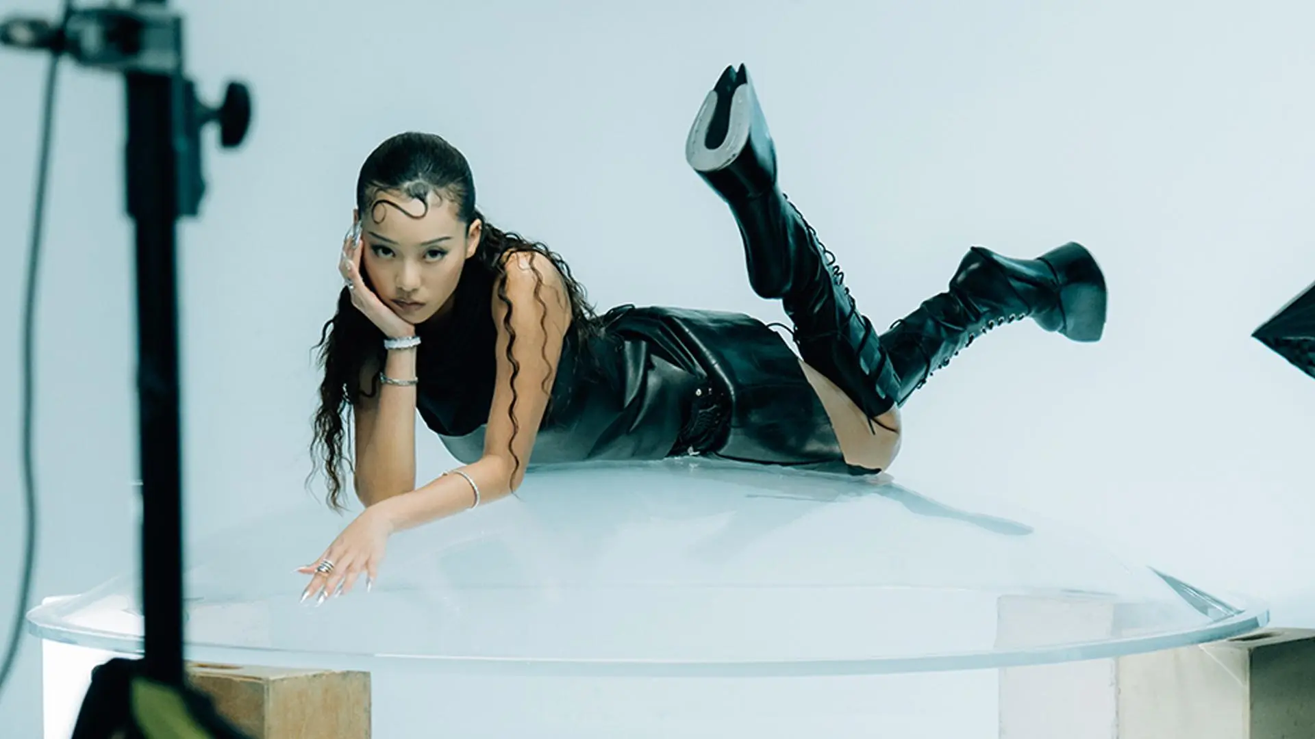 今次演唱會舞台採用四面台設計，務求打造零死角觀演體驗，拉近與每位樂迷的距離。門票設有四種價位選擇，分別為HKD 1480（VIP）、HKD 1080、HKD 880及HKD 580。(圖：jacechw@IG)