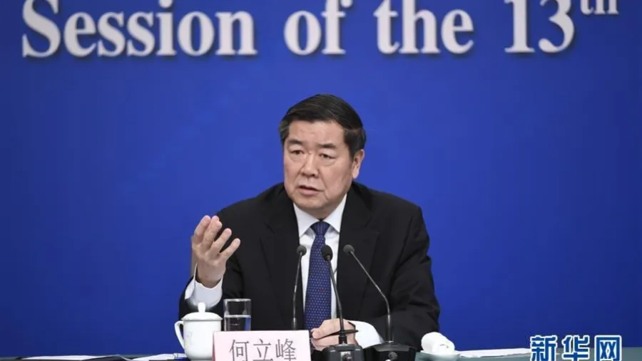 何立峰將訪英國並舉行中美經貿磋商機制首次會議的封面圖片