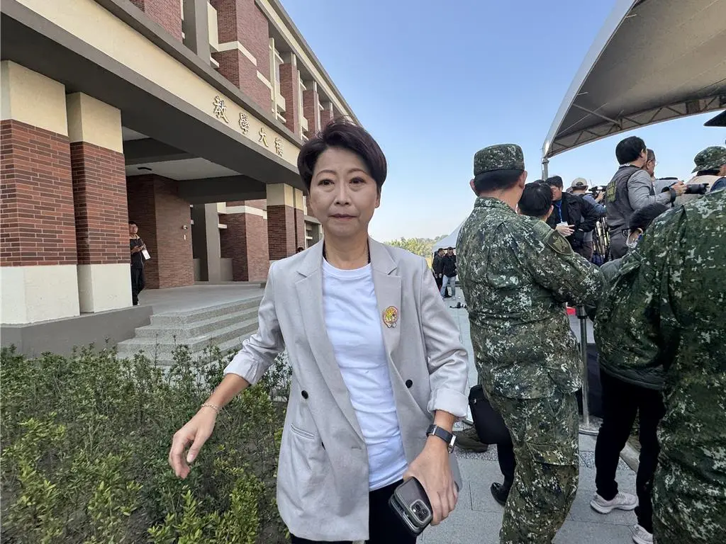 立委陳亭妃在台南市長初選民調勝出，她上午出席湯山營區啟用，但早一步離開，未與賴清德同框。(中時新聞網)