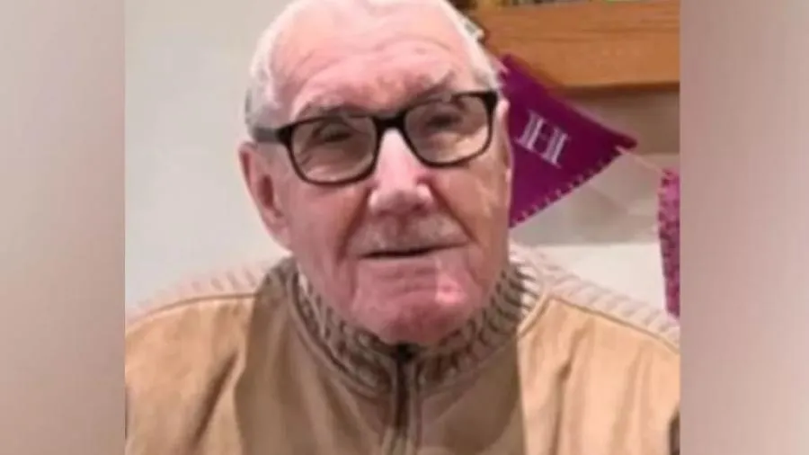 暖爐旁抹護膚霜竟燒身！英國 89 歲翁慘死家中的封面圖片