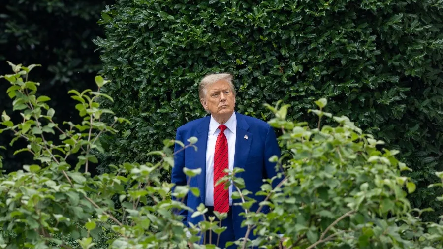 特朗普被翻舊賬 去年曾狂言「中國大陸犯台就炸北京」的封面圖片