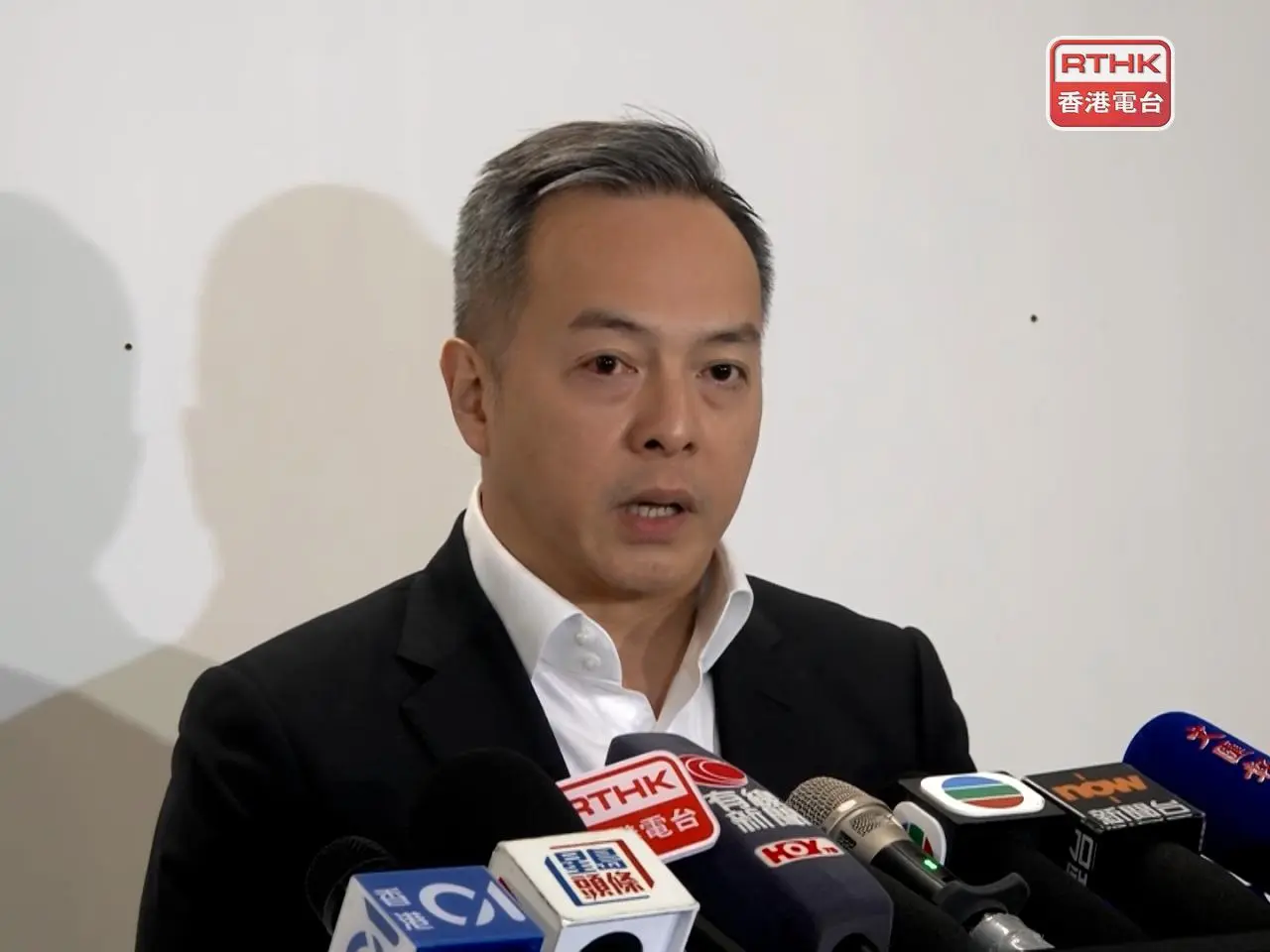 警務處處長周一鳴表示，將向死因裁判官提交報告，以決定是否召開死因研訊。（香港電台）