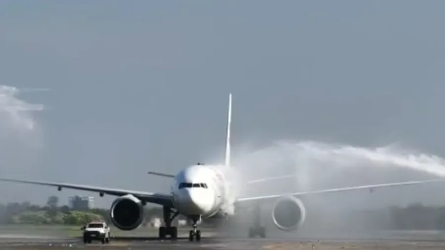 東航 MU745 降落布宜諾斯艾利斯 全球最長單程2萬公里民航航線順利完成首航的封面圖片