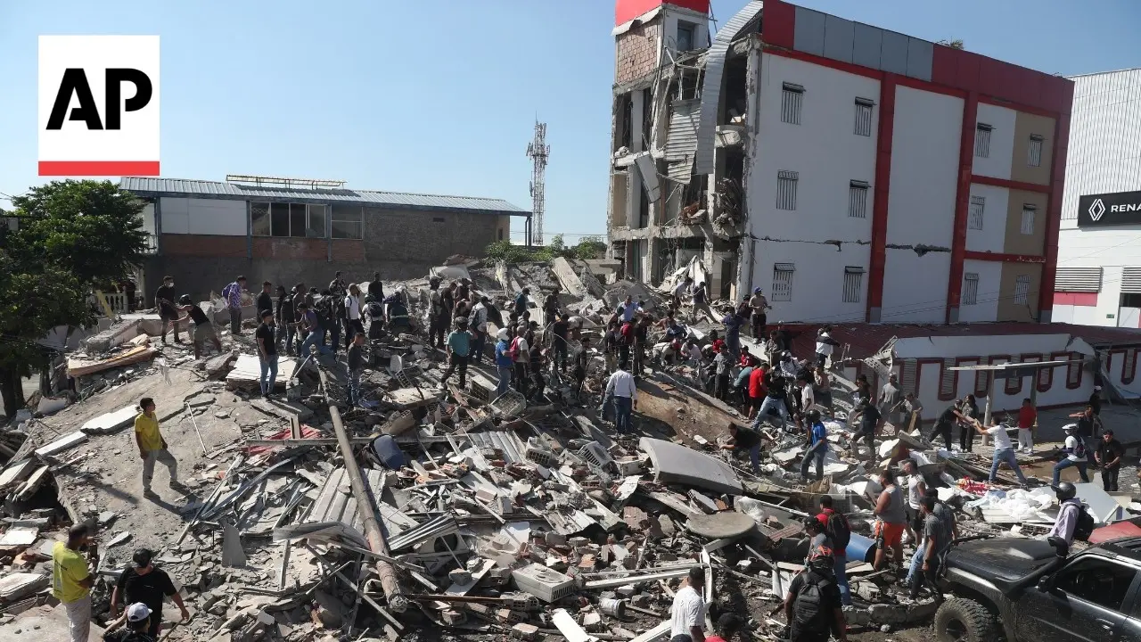 8月10日哥倫比亞果然發生7.4級強震，釀成265人喪生的慘劇。（來源：Associated Press@YouTube）