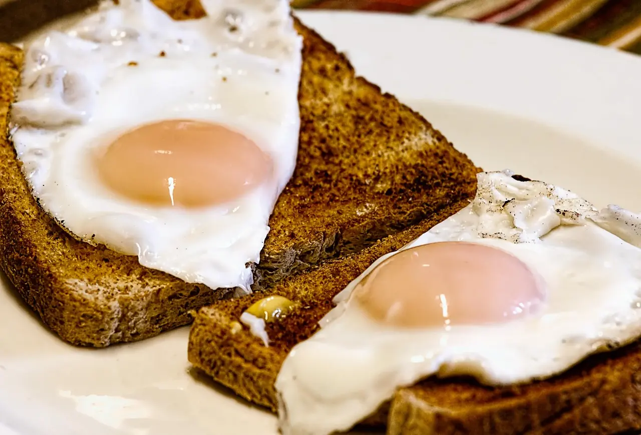 睡前適量補充蛋白質反而有益身體。（示意圖來源：pixabay）