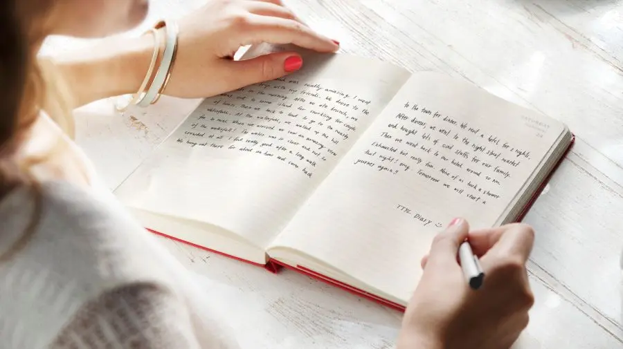 每天記下三件讓你覺得開心或安心的事，能有效減輕焦慮。