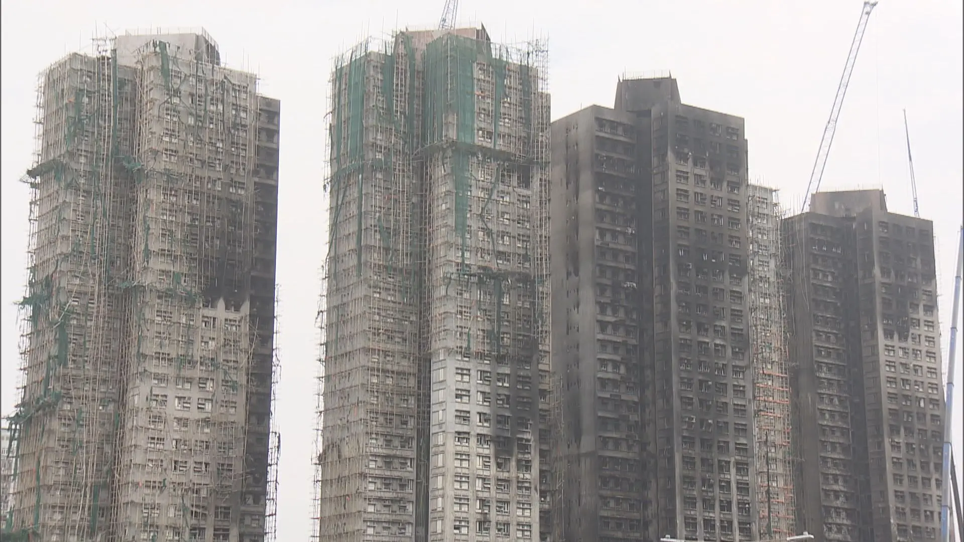 宏福苑事件牽涉層面廣、時間線長，從小型工程制度設計，到跨部門分工，再到個別專業判斷，都需要委員會在接下來的聽證中，透過證人作供與文件交叉印證，才能得出完整結論。(圖：網絡截圖) 