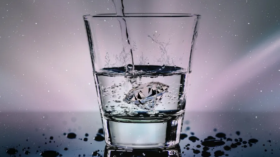 補水補到水腫，原來是這6種飲料在搞鬼？！的封面圖片
