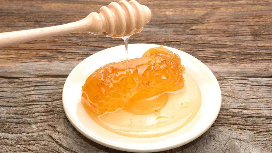 蜂蜜結晶=變質？千萬別浪費這瓶「天然寶藏」的封面圖片