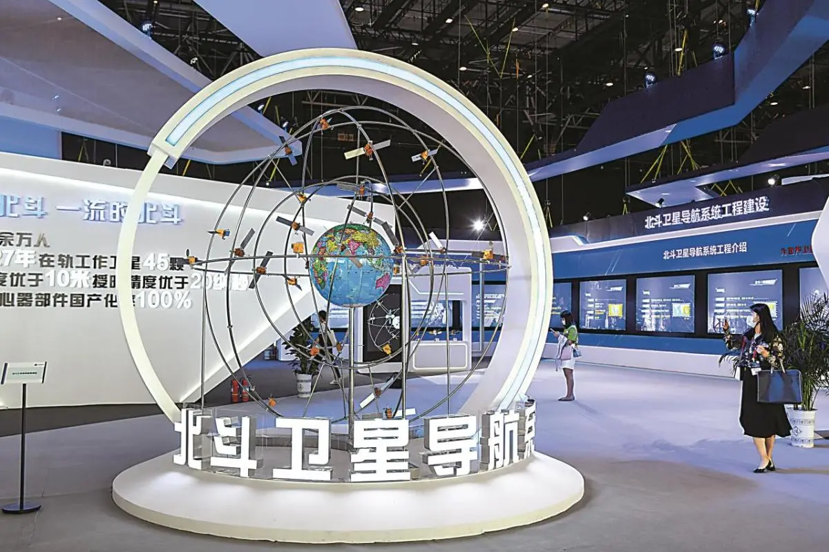 北京終於意識到，若沒有自主衛星導航系統，國家安全將永遠受制於人。這成為中國推動「北斗導航系統」與「神舟載人航天計畫」的歷史轉折點，也開啟了中國軍事「太空化」的時代。(圖：新華社)