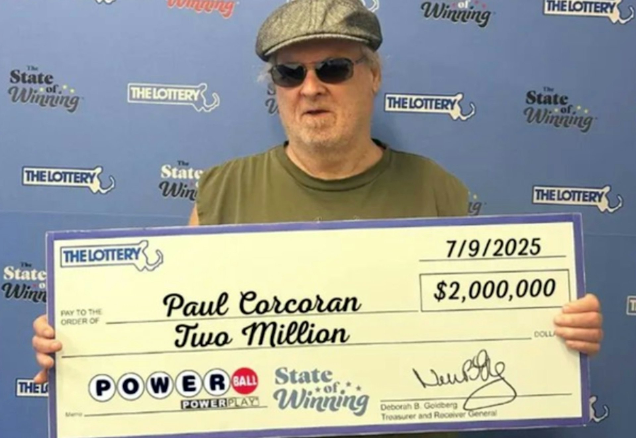 美國麻州男子科克倫因以為彩票過期，多買一張同號碼威力球彩票，開獎後發現兩張均有效，中 200 萬美元。（來源：Massachusetts State Lottery）