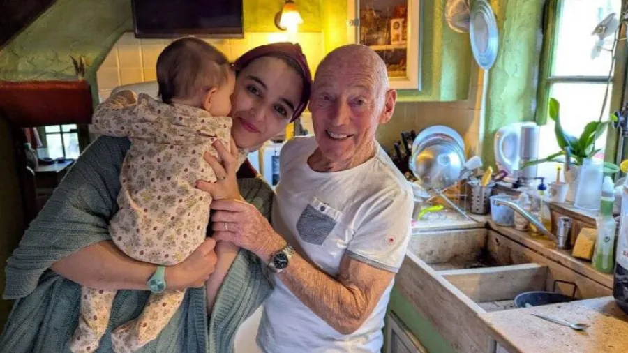 91歲還能當爸？法國爺爺娶39歲妻子迎第7胎，直言愛能打破年齡的封面圖片