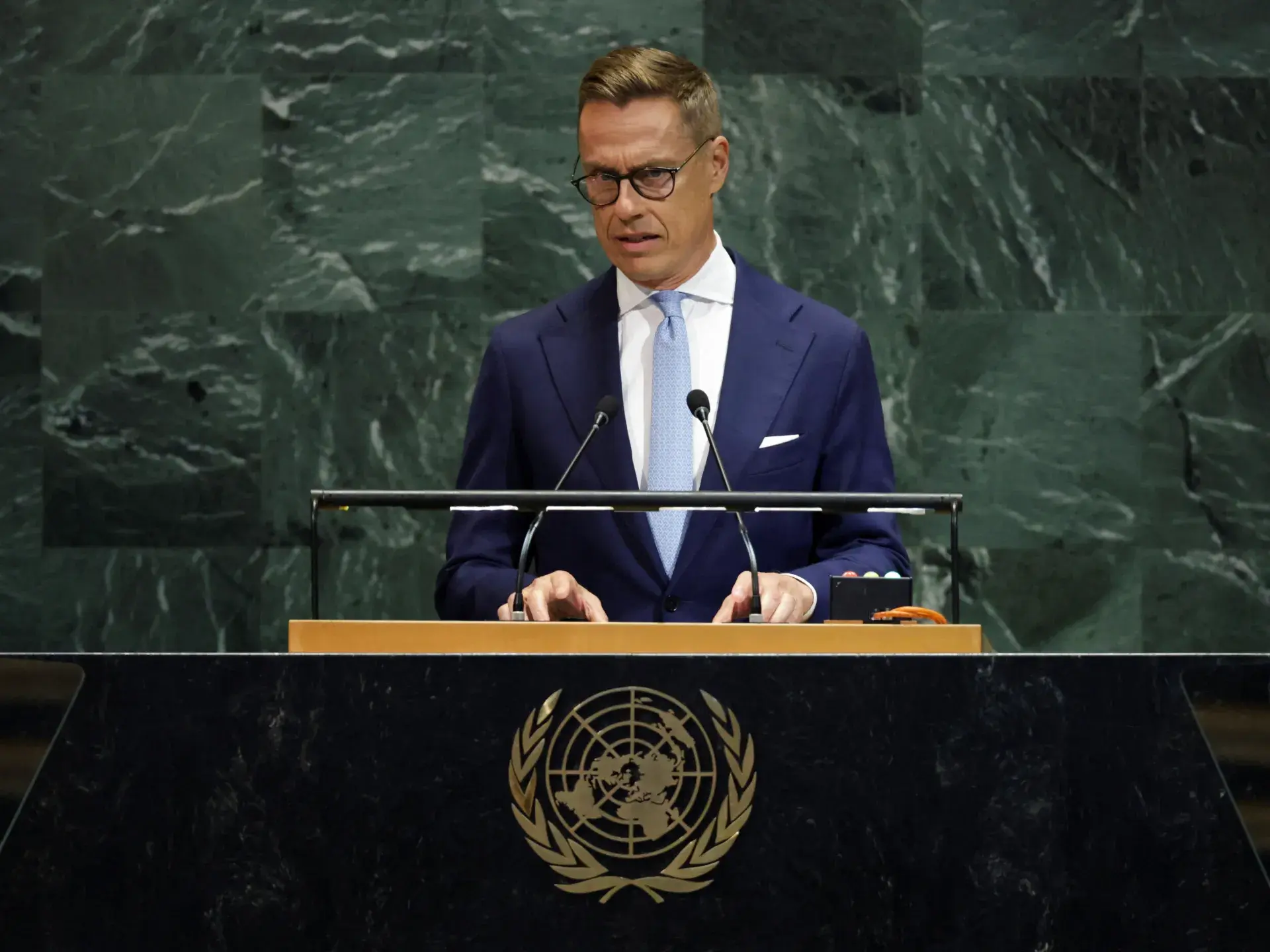 蘭總統斯圖布近期在聯合國的表態引發熱議，他不僅呼籲廢除五常一票否決權，還建議新增 5 個常任理事國席位。(圖：新華社)