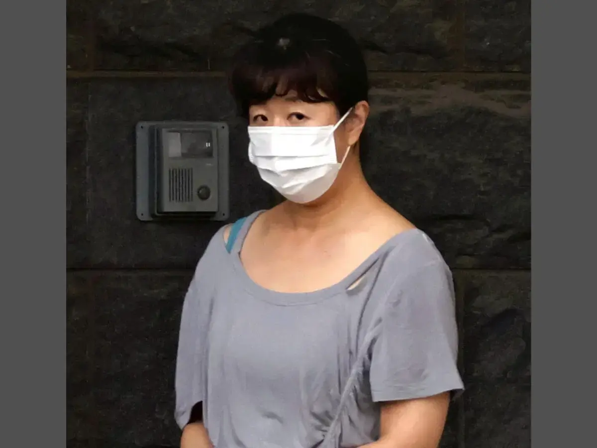 日本千葉縣爆發重大醫療案件，51歲護理師古川美由紀涉嫌夜班於病患點滴混入糞便，造成75歲患者42小時內敗血癥身亡，警方依殺人罪逮捕嫌犯，院方公開致歉並全面檢討體制。（來源：柏市警局）