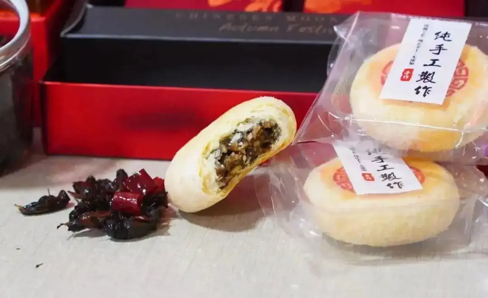 反對者則直言無法接受，吐槽這些是「純純天然的黑暗料理」，更有人開玩笑警告「千萬不要流出來，只在山東內銷吧」。(圖： 網絡翻攝)