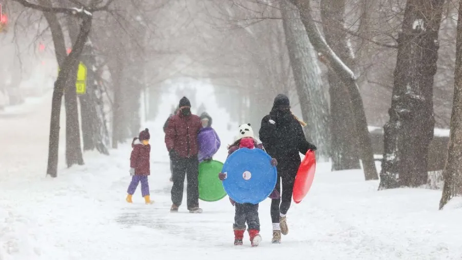 美國紐約備戰暴風雪　耶誕假期航班取消逾千班次的封面圖片