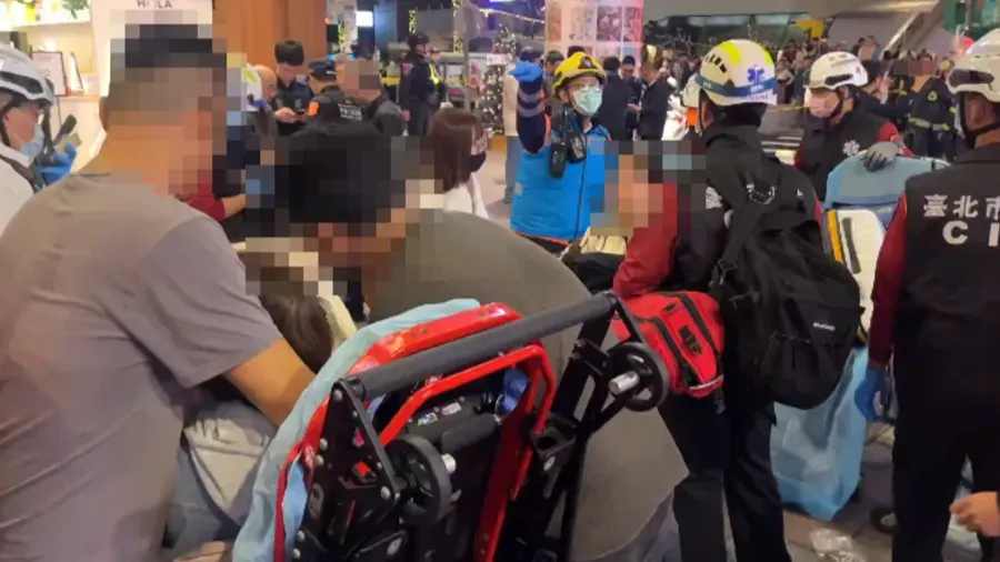 北捷恐攻｜凶嫌台北車站中山站扔煙霧彈隨機砍人 釀3死6傷2命危的封面圖片