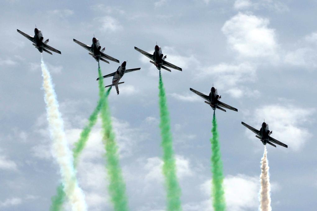 2020年2月27日，巴基斯坦空軍在卡拉奇舉辦飛行表演。(新華社)