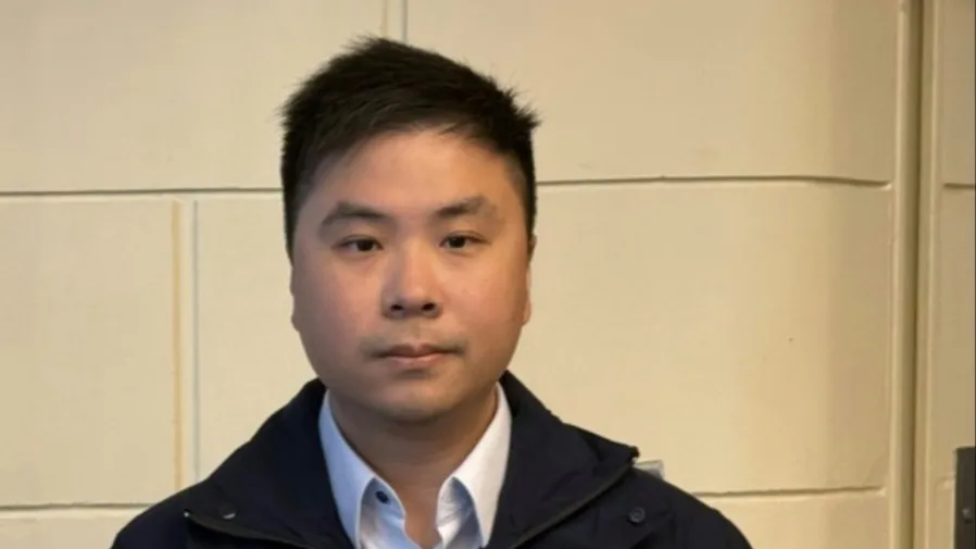 食環署督察圖獨吞六合彩頭獎 14名合資同事入稟追討彩金的封面圖片