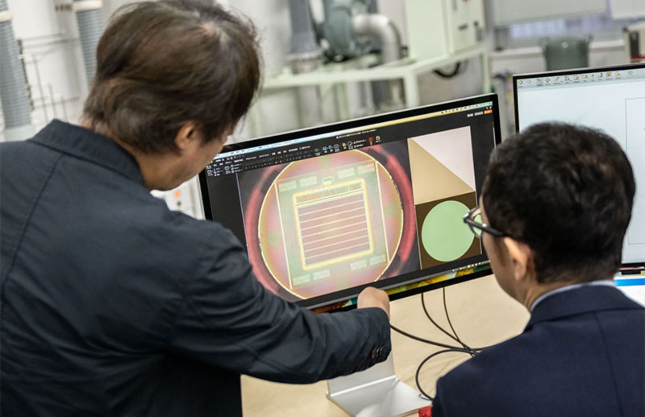 研究人員正在改進半導體芯片設計。 (彭博社資料圖)