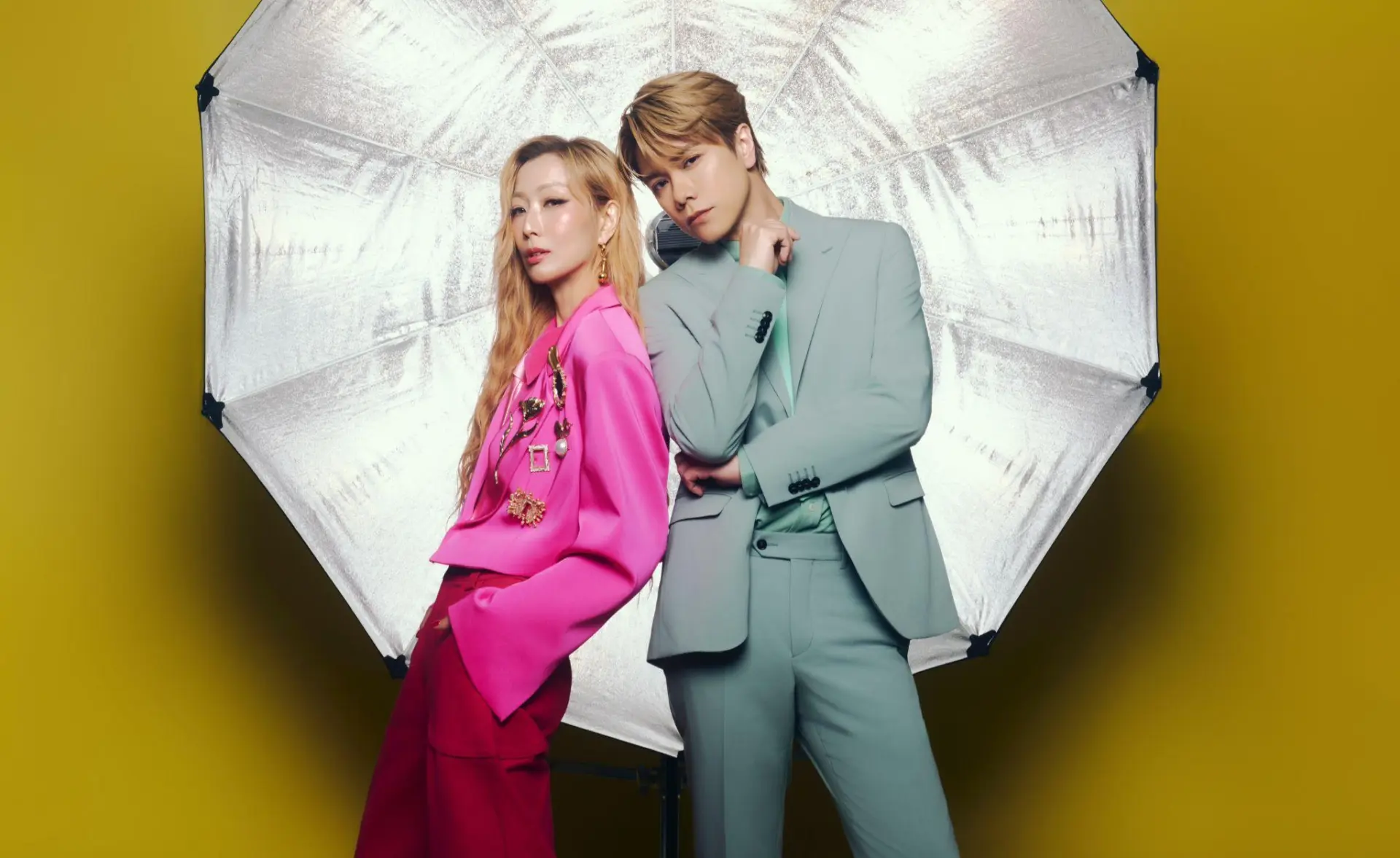 由叱咤 903 主辦、b.balance 呈獻嘅《拉闊音樂會 Most Wanted 鄭秀文 x 張敬軒》於亞洲國際博覽館 ARENA 隆重舉行，並同步進行限時直播。(圖：my903.com 商業電台@FB)