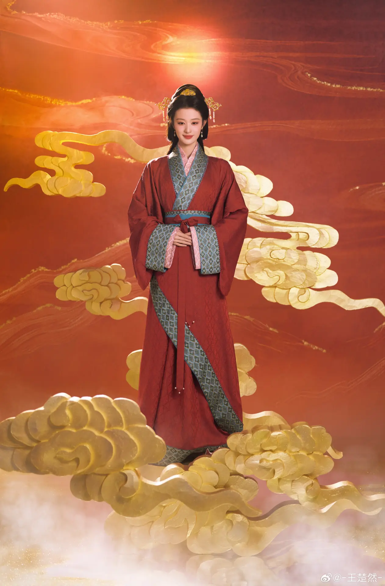業內人士表示，王楚然的這次亮相，不僅以實力打破了外界對其「花瓶」的刻板印象，更讓《賀花神》節目成為「國風美學標竿」。(圖：-王楚然-@微博)