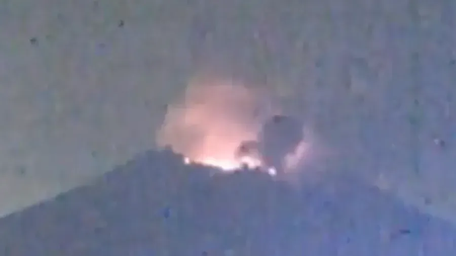 鹿兒島櫻島火山噴發 1300 米火山灰柱 3 級警戒影響鹿兒島宮崎 12 地區的封面圖片