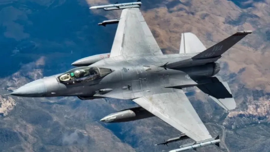 美國加州上空發現不明飛行物 F-16戰機兩度緊急升空攔截的封面圖片