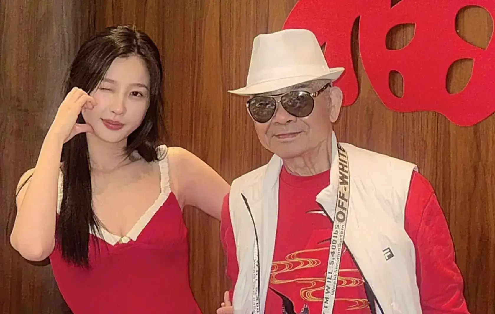 虞書欣爺爺虞錫元任職國企新余鋼鐵集團，父親虞丕杰為民營企業華尚礦業負責人。(圖：虞書欣Esther微博)