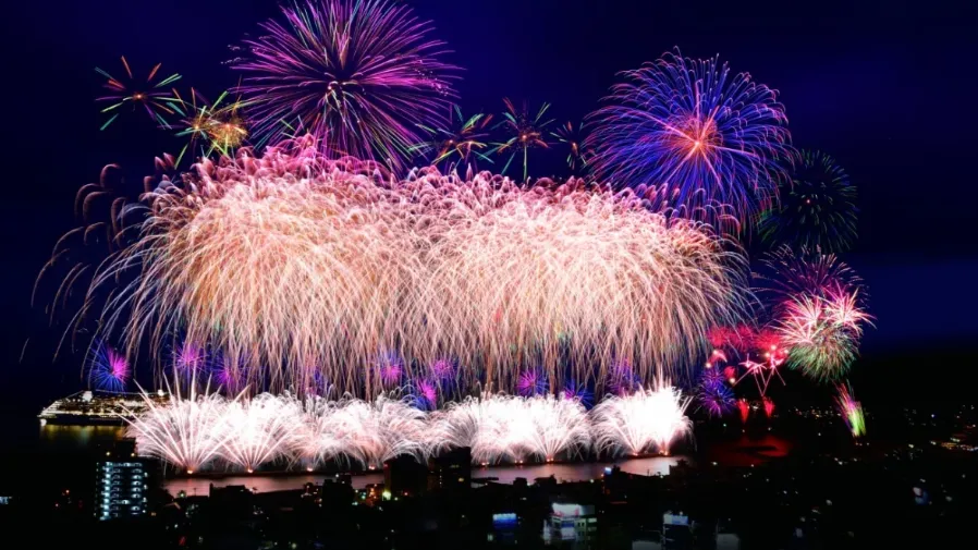 日本花火祭票價暴漲6倍，黃牛公然薅民眾羊毛？！的封面圖片
