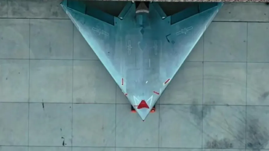 中國空軍成立76週年 神祕新機型「玄龍」曝光的封面圖片