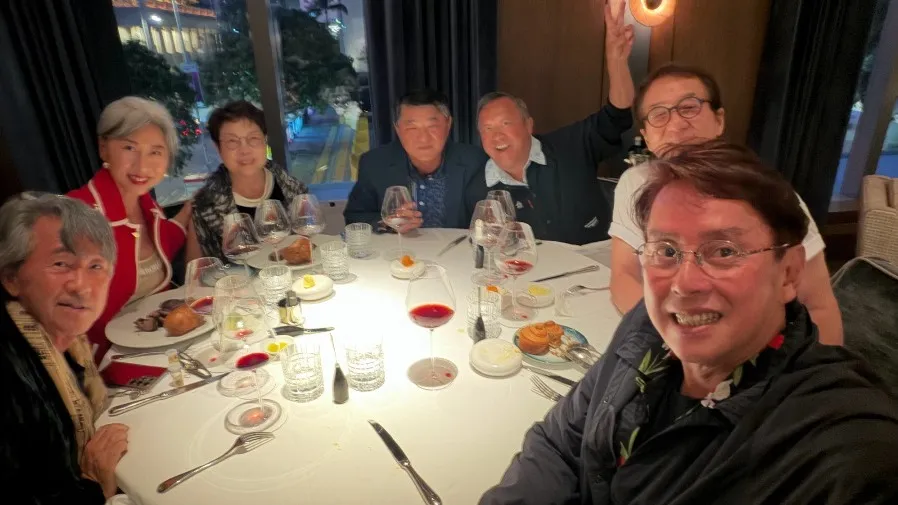 譚詠麟飯局巧遇林子祥葉蒨文　與成龍曾志偉世紀同框重現港圈黃金年代的封面圖片