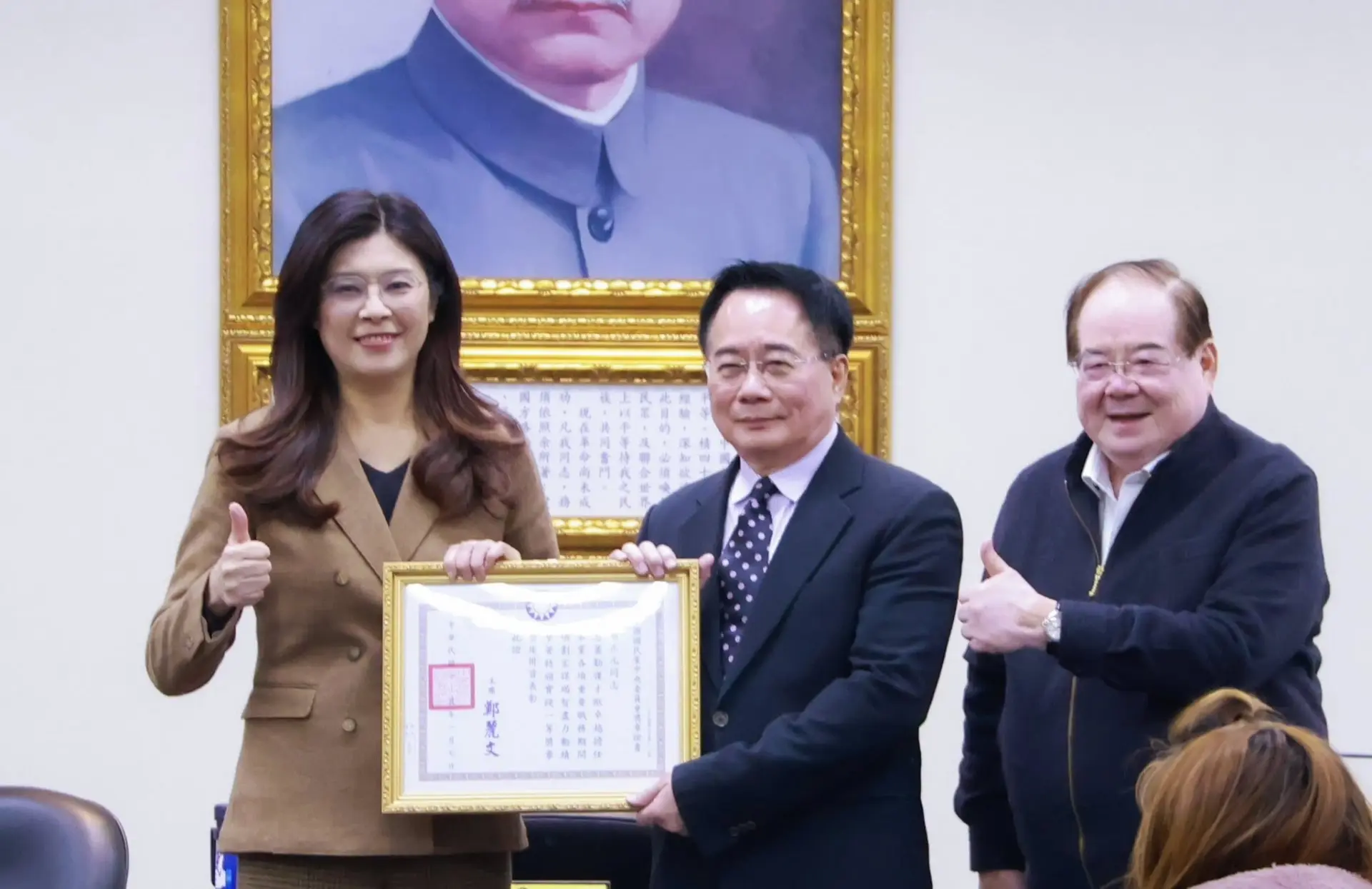 鄭主席當前最大的政治資產，便是清晰喊出「維持和平是唯一出路」的核心主張。與此同時，她還需直面民進黨不斷施壓的「抹紅」攻擊，在藍綠對峙的政治格局中，走出一條屬於台灣的生存之路。(圖：鄭麗文@FB)