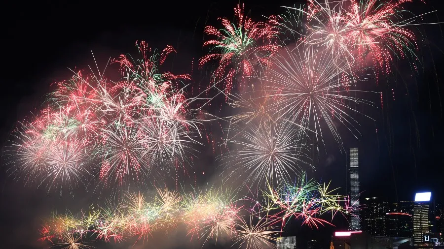 GDP 增速跳升至 3.8%+ 數碼排名全球第四：香港經濟迎雙重爆發點的封面圖片