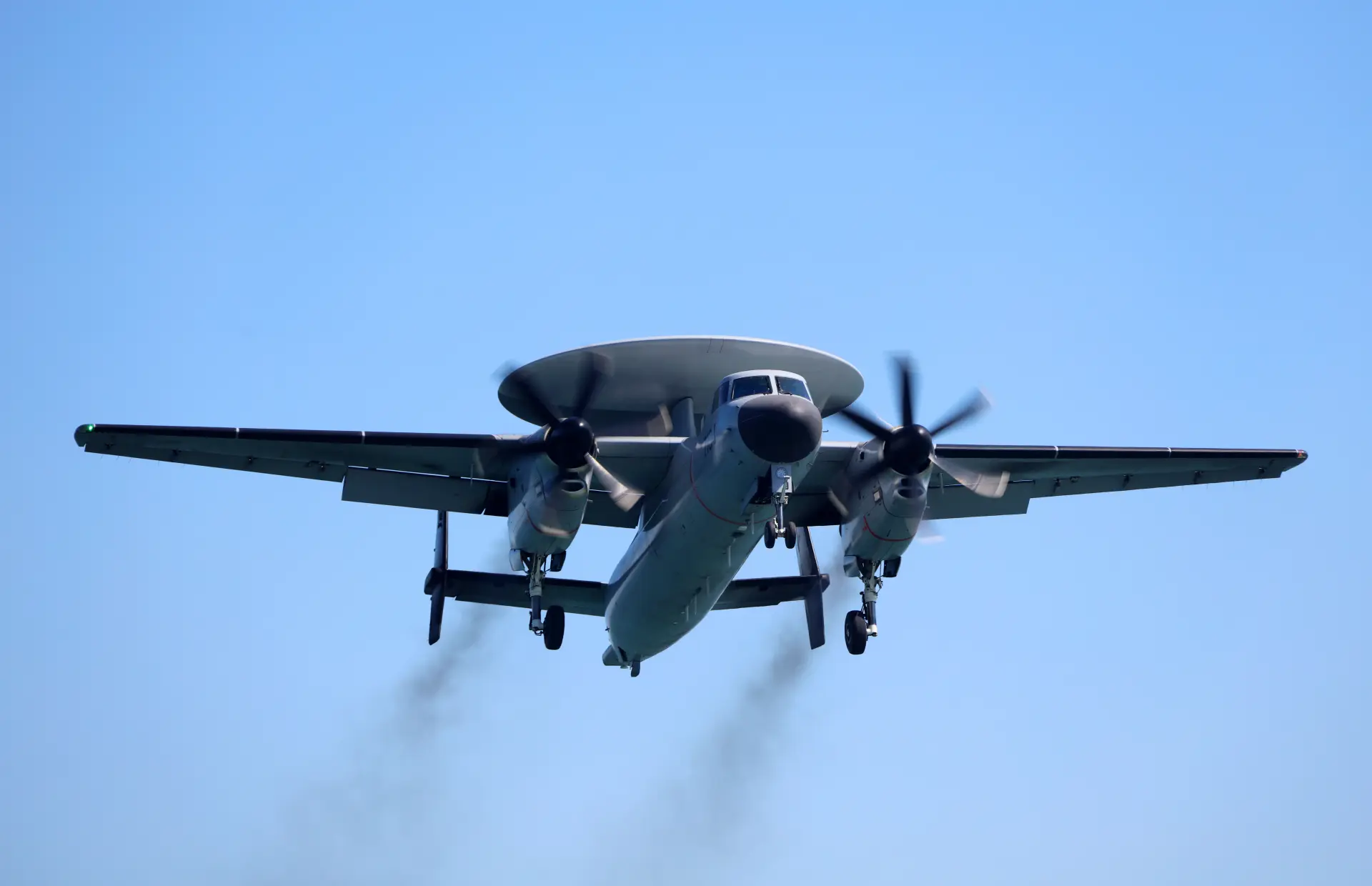 空警-600是我國第一型艦載固定翼預警機，支持彈射起飛，能夠遂行預警探測、指揮引導、目標指示和作戰協同等任務。(圖：新華社)