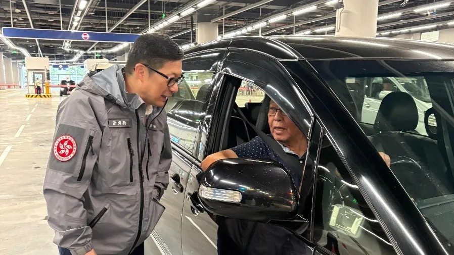 【皇崗口岸開通】首日運作暢順人流增六成！鄧炳強：車輛過關僅2分鐘 皇巴正式劃句號的封面圖片
