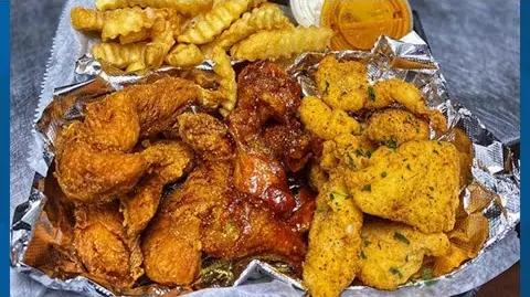 美國喬治亞州議員提案將檸檬胡椒定為該州官方雞翅口味。（來源：11Alive@YouTube）